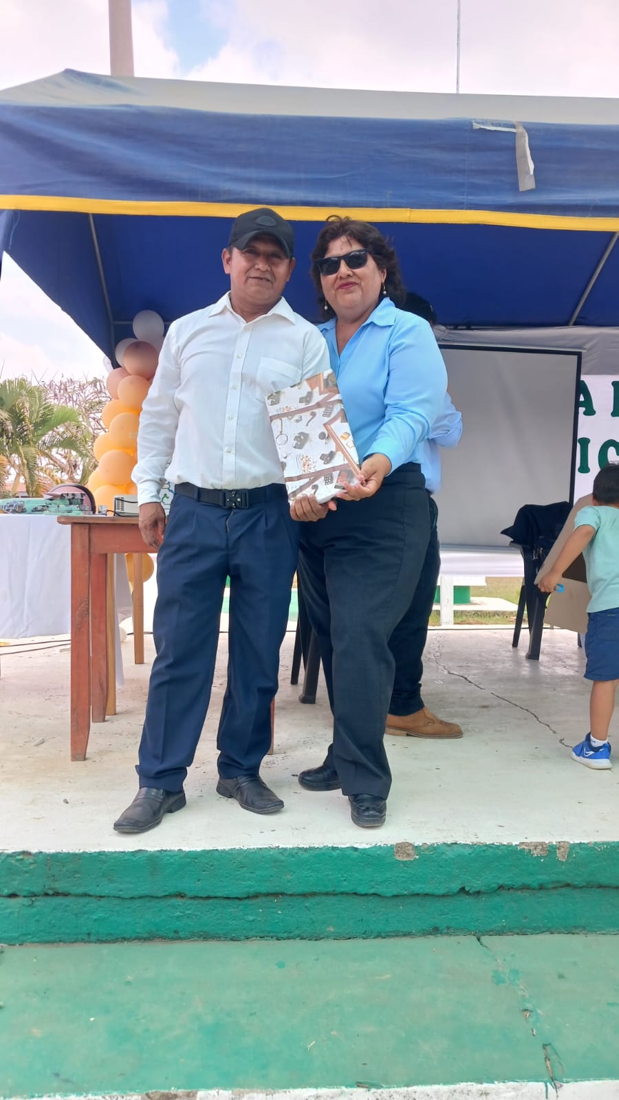 Fotografía 21 de la galería de 🎉 ¡CELEBRAMOS EL DÍA DE LA TÉCNICA EN EL IESTP JORGE BASADRE GROHMAN! 🎓🏆