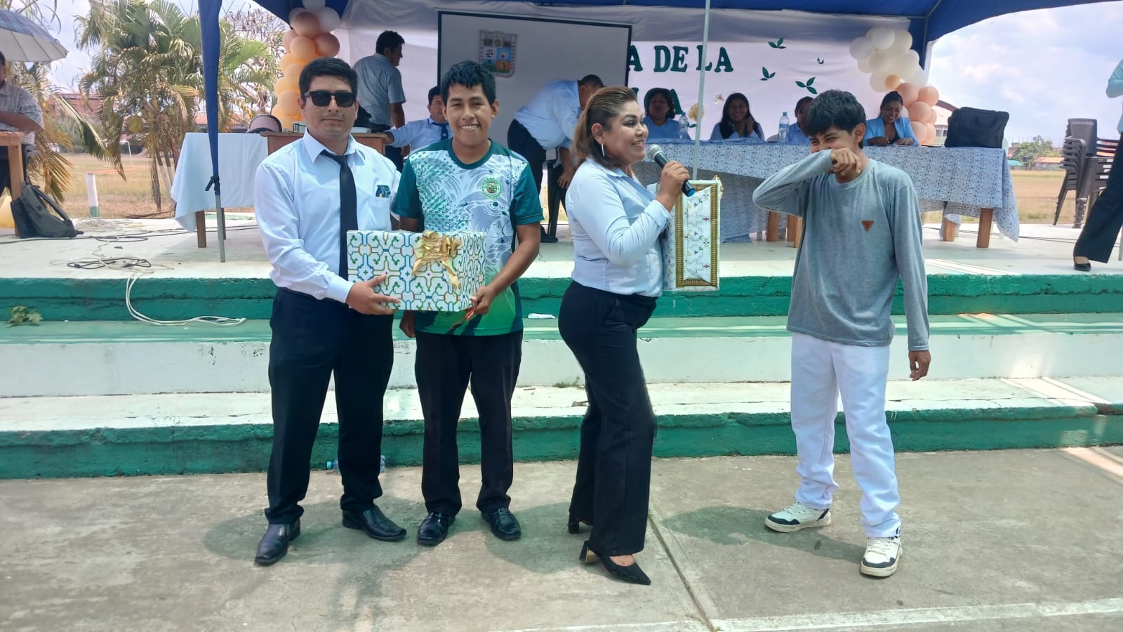 Fotografía 20 de la galería de 🎉 ¡CELEBRAMOS EL DÍA DE LA TÉCNICA EN EL IESTP JORGE BASADRE GROHMAN! 🎓🏆