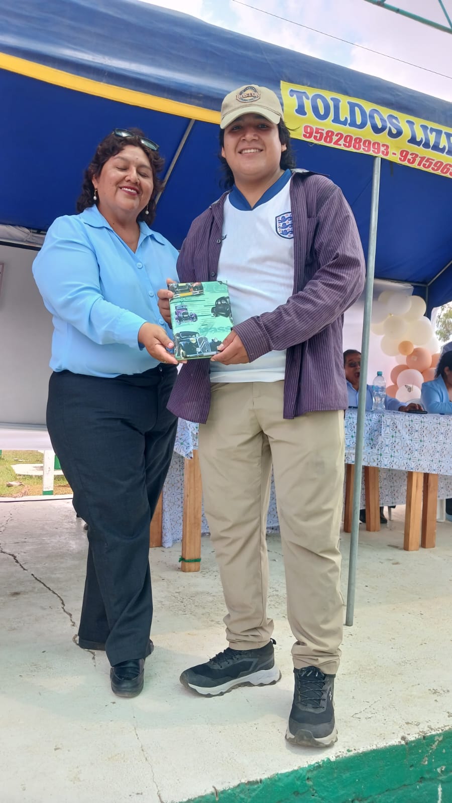 Fotografía 18 de la galería de 🎉 ¡CELEBRAMOS EL DÍA DE LA TÉCNICA EN EL IESTP JORGE BASADRE GROHMAN! 🎓🏆